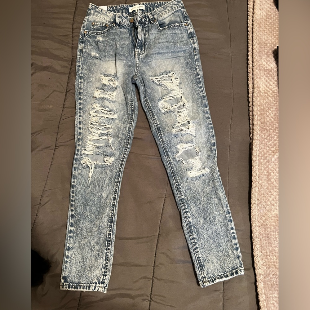 Almost Famous Ripped Mom Jeans Size 1
